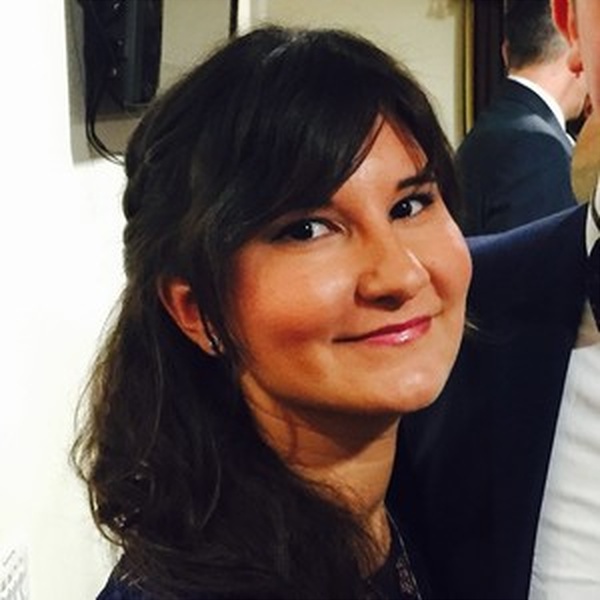 Noemi - Spanish Tutor - La Campana