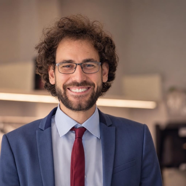 Stefano - Lehrkraft für Finanzen - Pisa