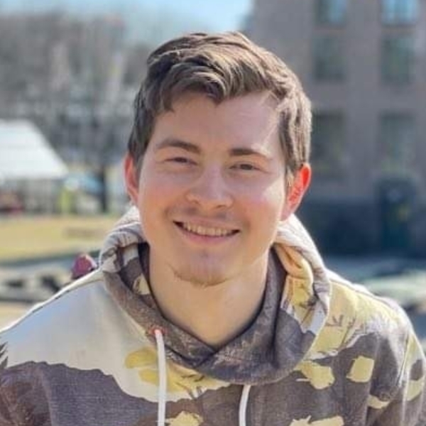 ユオ - Electronics tutor - Oslo