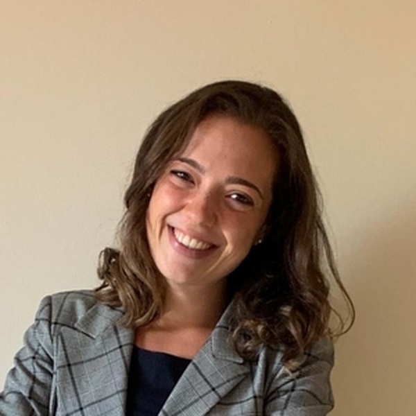GIULIA - business law tutor - Bologna