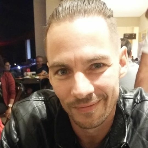 Christopher James - profesor de inglés - Vancouver