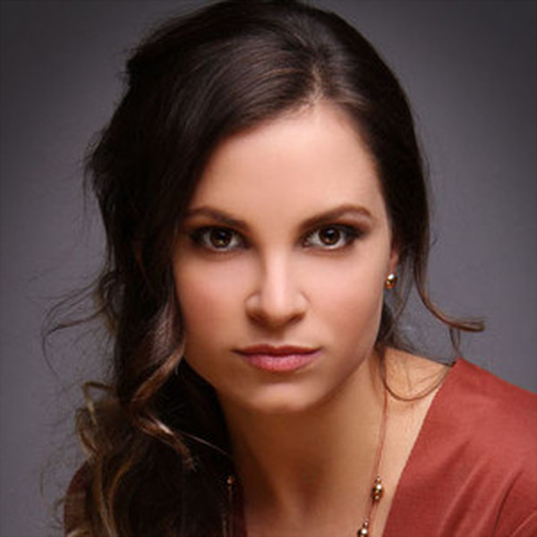 Adriana - Profesor de canto - New York
