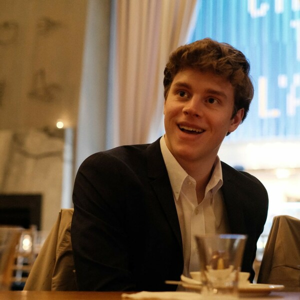 Max - Prof de physique - Toronto
