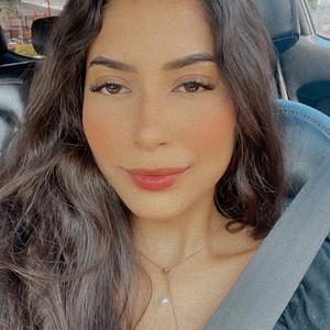 Jullia - ESOL teacher - Empresarial 18 do Forte