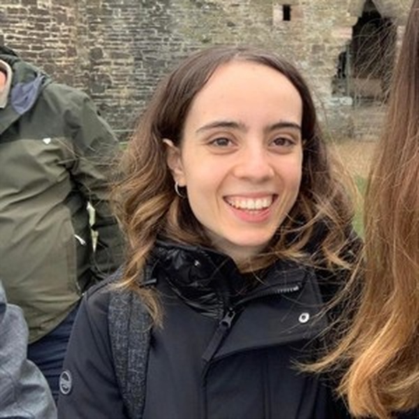 Enya - profesor de inglés - San Mauro