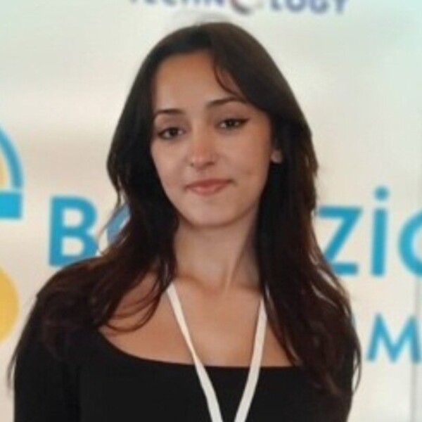 Neslihan - Maths tutor - 