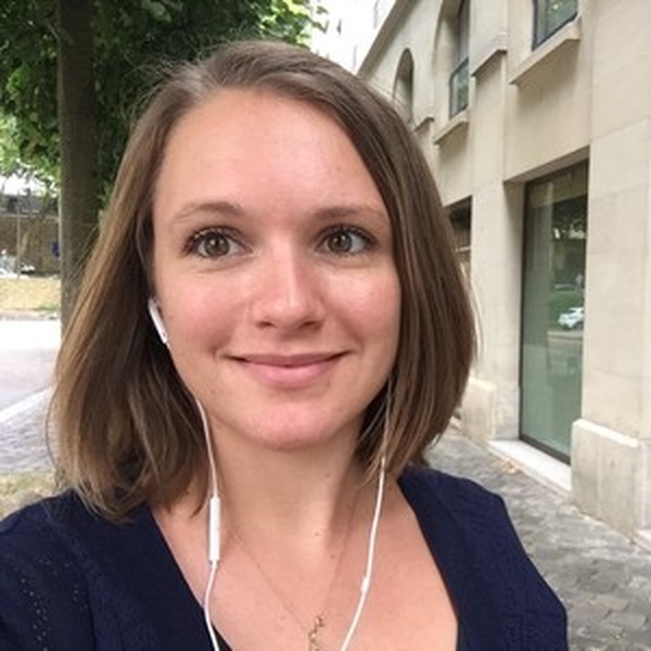 Caroline - School English Tutor - Versailles