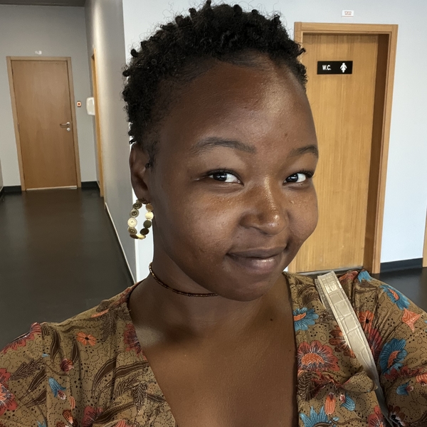 Ellyah - ESL tutor - La Celle-sous-Gouzon