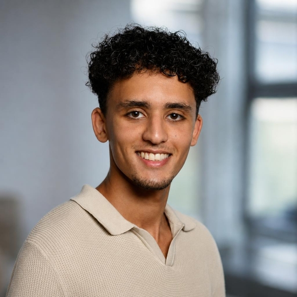 Ilyas - Grammar teacher - Bègles