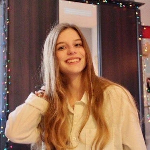Aimée - ESOL teacher - Saint-Pierre-du-Mont