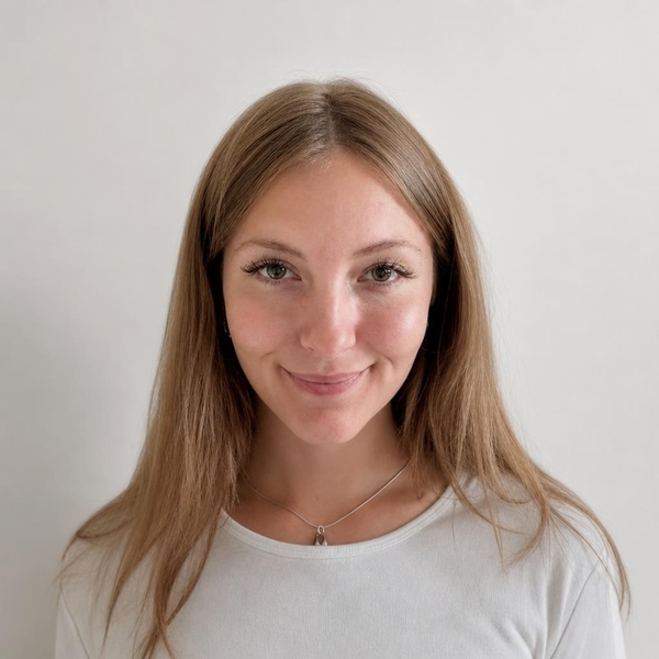 Anika - Profesor de inglés - Sacramento