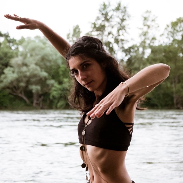 Huriya - Yoga tutor - Saint-Antonin-Noble-Val