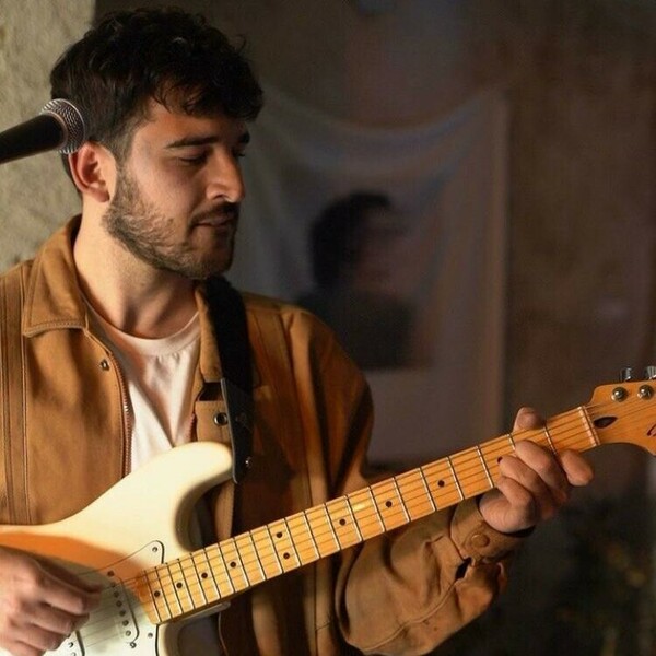 Javier - Profe de guitarra criolla - Griffith