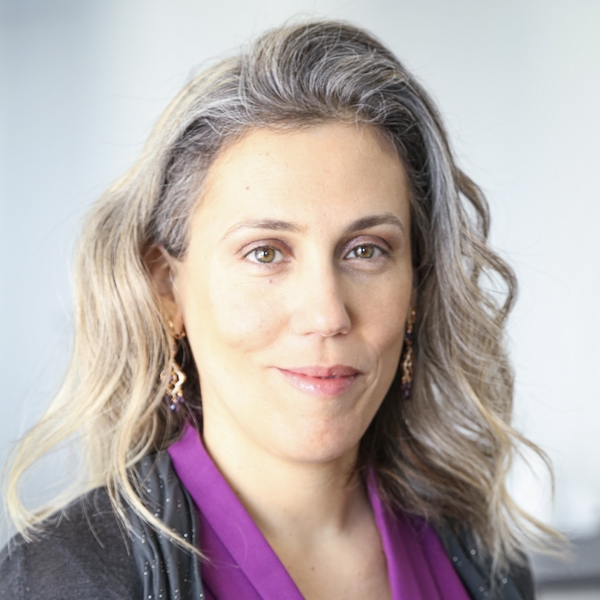 Cyrine - Management and business administration tutor - Versailles