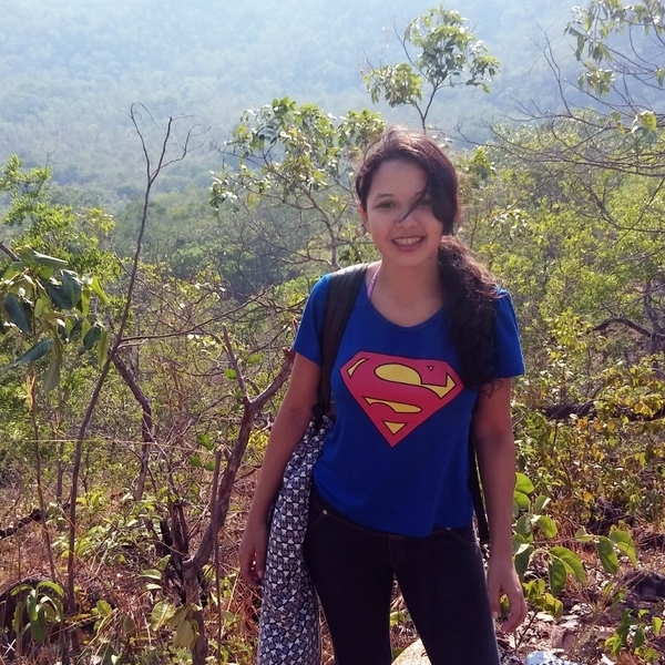 Alinne Kimberly - Maths tutor - Setor Central