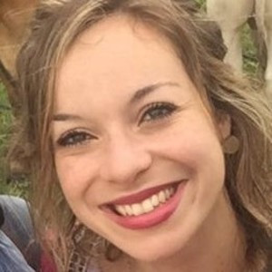 Rachel - Prof de auxílio na redação de dissertações e teses - Lyon 3e