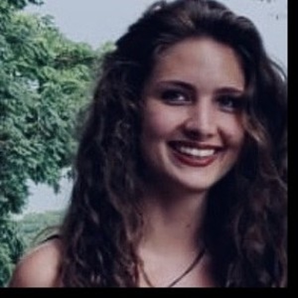Zoe - Yoga instructor - Paris 4e
