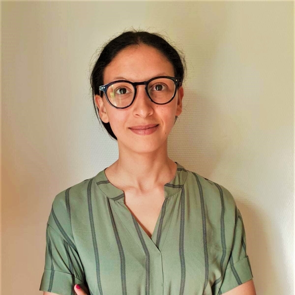 Nabila - ESOL teacher - Saint-Maur-des-Fossés