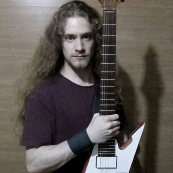 Lucas - Electric guitar tutor - Colombo