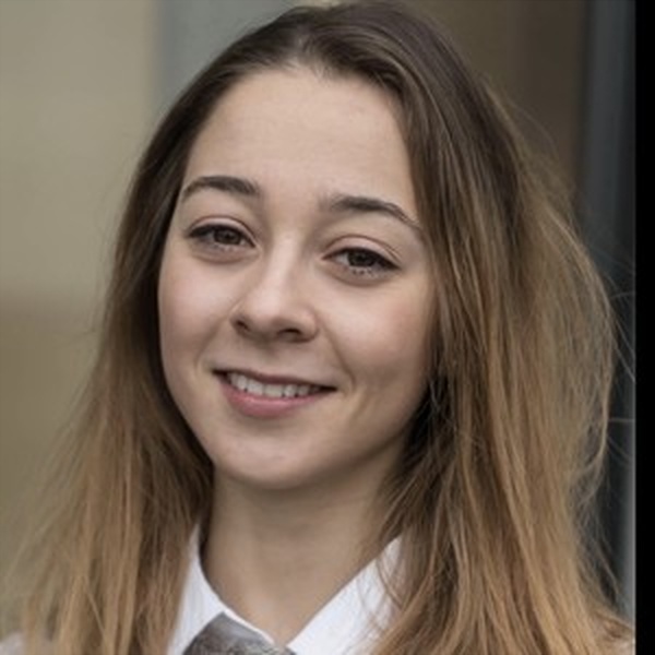 Julie - computer basics tutor - Marseille 5e 